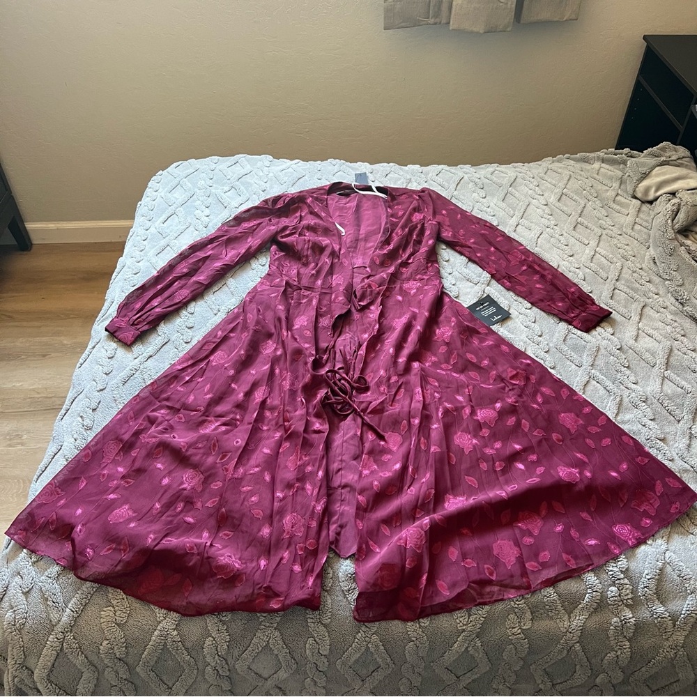 Lulus‎ Blissfully Burgundy Floral Lace Wrap Dress